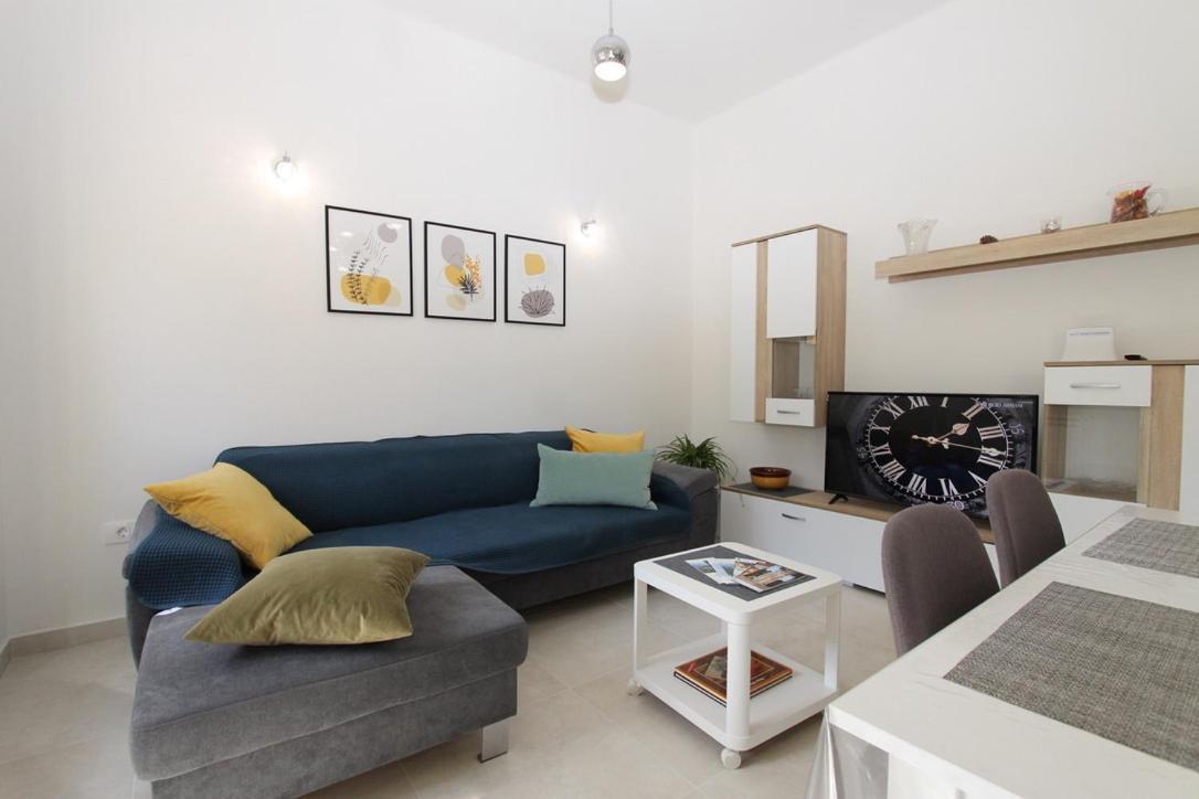 L Apartment Rasa Exterior photo